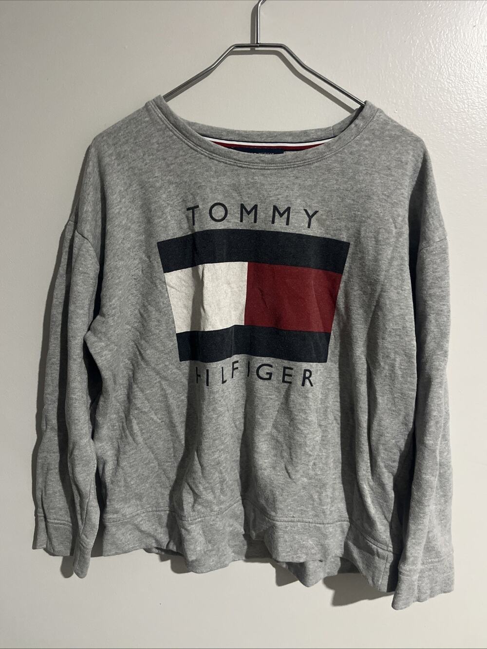 Women’s Preppy Classic logo Tommy Hilfiger Sweatshirt Gray Size Large Pullover